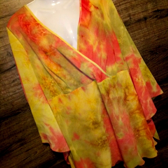 Studio C Top Size 18/20 Tie Dye Bell Sleeve - Picture 4 of 10